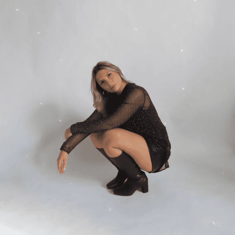 Portrait of Katherine Kurtz, a professional stylist at Platinum Studio, showcasing their expertise and style.